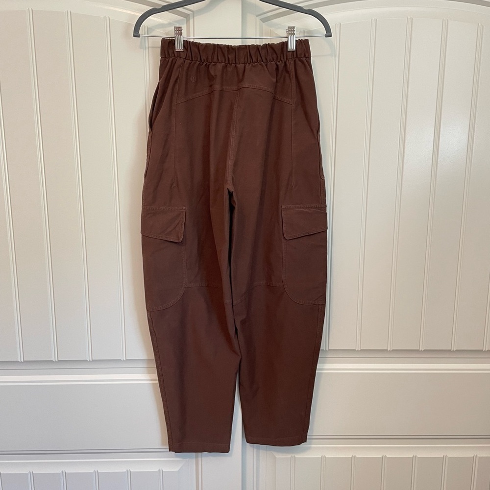 Lululemon Light Utilitech Cargo Pocket High-Rise Pant
Java brown size 24 - Picture 8 of 10